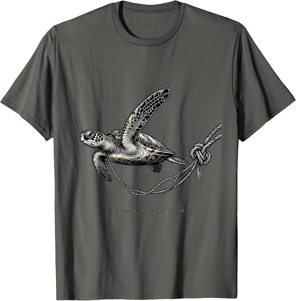 Men's I Untie What I Find In The Water Funny Sea Turtle Ocean T-Shirt - Asphalt Grey