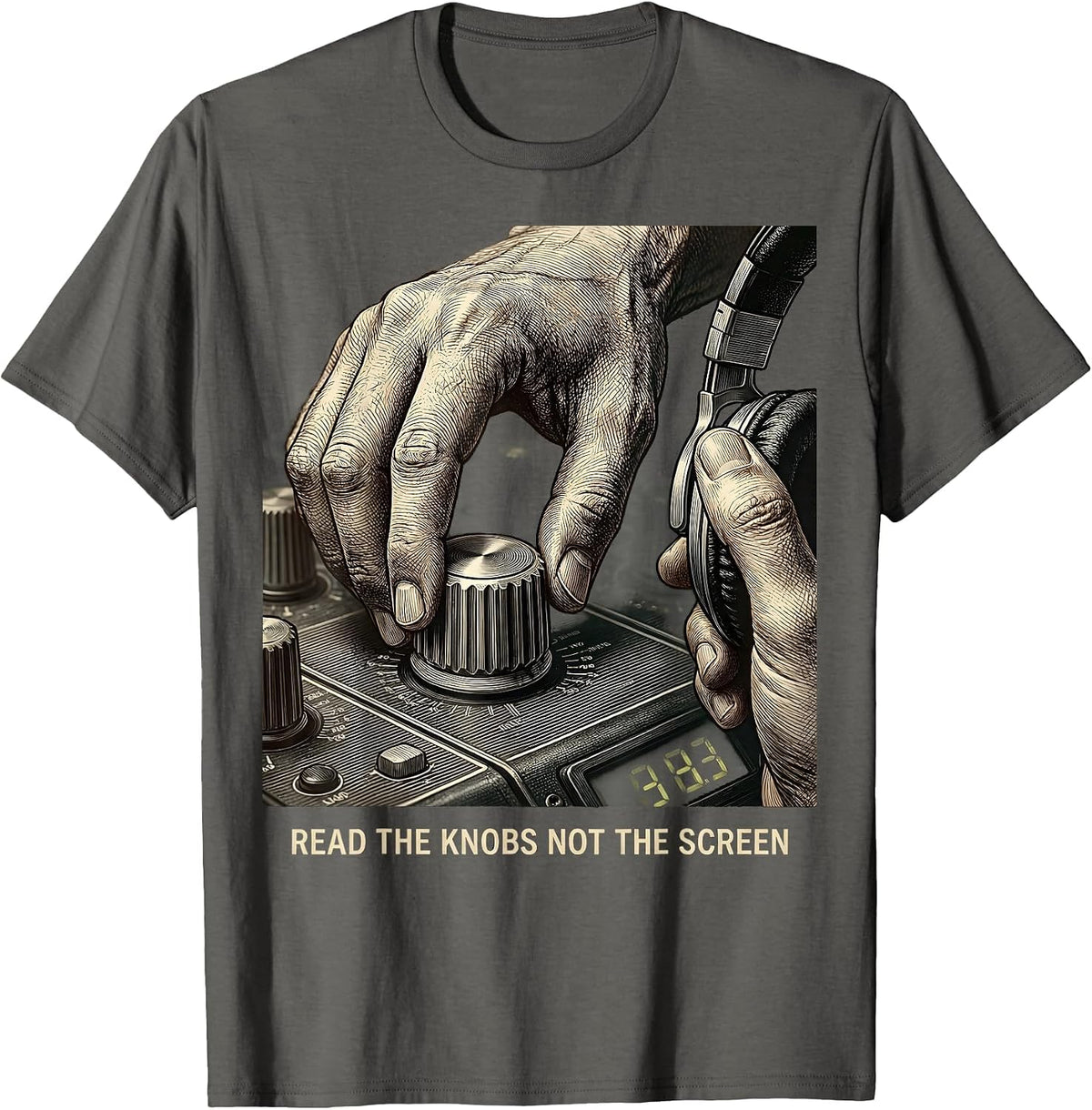 Men's Read The Knobs, Not The Screen Funny DJ Retro Music Lover T-Shirt - Asphalt Grey